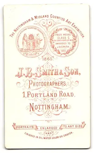 Fotografie J. B. Smith & Son, Nottingham, 1 Portlando Road, Portrait eines jungen Herrn in feinem Zwirn
