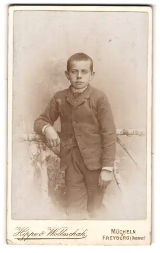 Fotografie Hippe & Wolleschak, Mücheln, Knabe im Sonntagsanzug