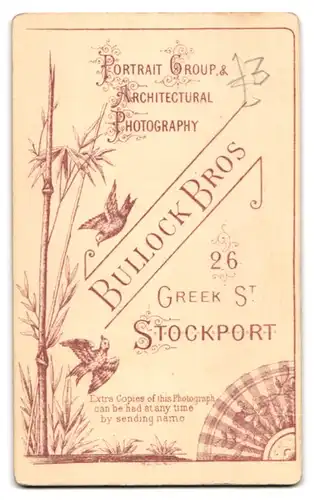 Fotografie Bullock Bros, Stockport, Greek Street 26, Nachdenkliches Kind mit Körbchen