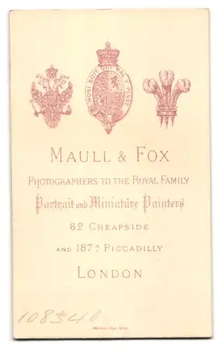 Fotografie Maull & Fox, London, 62 Cheapside, Dame mit langer gedrehter Locke