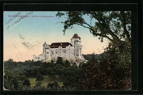 AK Maria-Enzersdorf, Schloss Liechtenstein in der Dämmerung