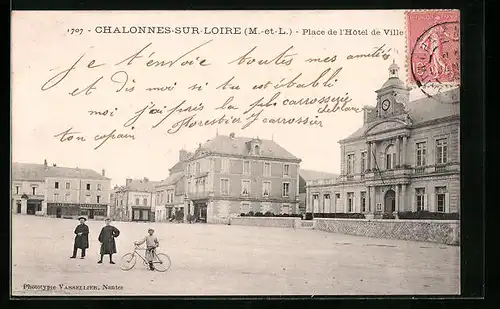 AK Chalonnes-sur-Loire, Place de l`Hotel de Ville