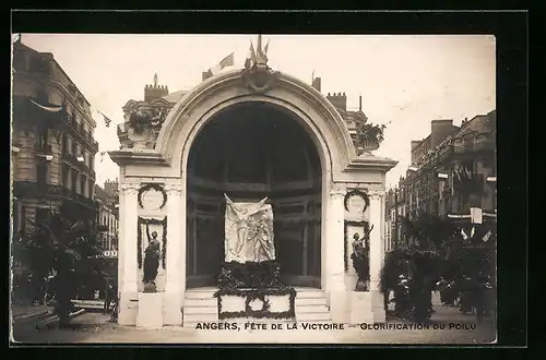 AK Angers, Fete de la Victoire - Glorification du Poilu