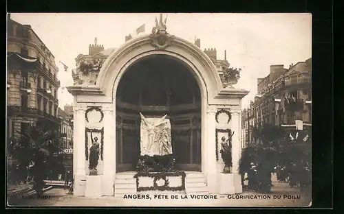 AK Angers, Fete de la Victoire - Glorification du Poilu