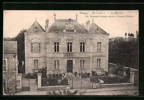 AK Parcay, La Mairie