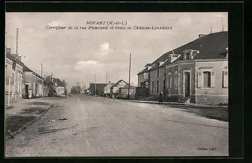 AK Noyant, Carrefour de la rue Pleurante et route de Chateau-Lavallière