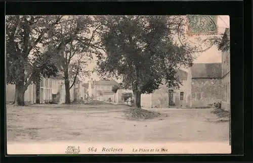 AK Recloses, La Place et la Rue