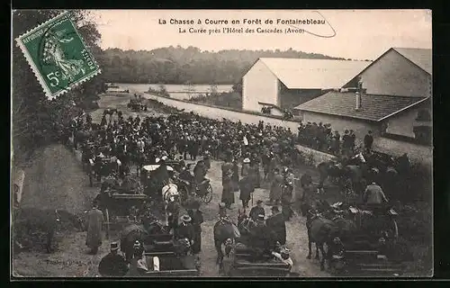 AK Fontainebleau, La Chasse a Courre en Foret de Fontainebleau - La Curee pres l`Hotel des Cascades (Avon)