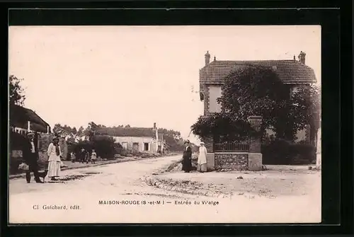 AK Maison-Rouge, Entree du Village