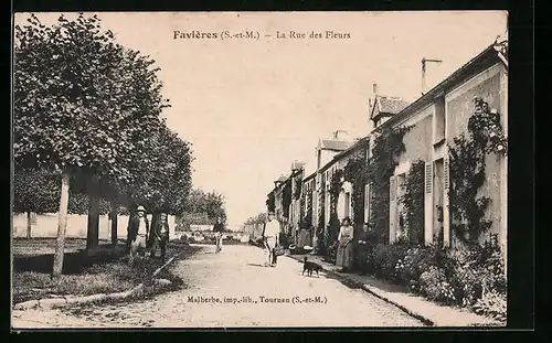 AK Favières, La Rue des Fleurs