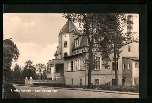 AK Lindau /Anhalt, Diät-Sanatorium von der Strasse gesehen