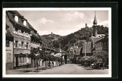 AK Weinheim an der Bergstrasse, Marktplatz mit Zweiburgenblick