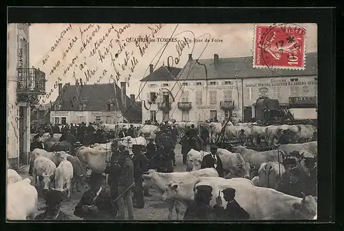 AK Quarré-les-Tombes, Un Jour de Foire