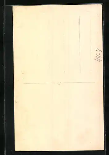 AK Kleiner Junge in kurzer Latzhose mit gleichgrossem Teddybär auf einer Bank