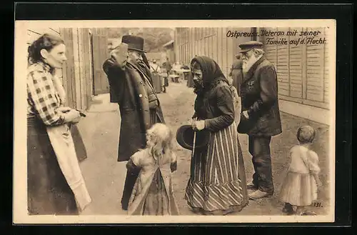 AK Ostpreussischer Veteran mit seiner Familie auf der Flucht