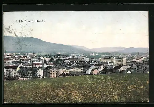 AK Linz a. D., Panorama mit Gebirge