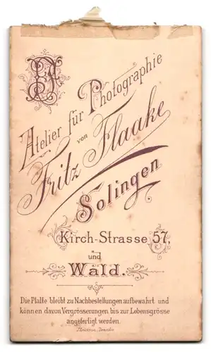 Fotografie Fritz Flaake, Solingen, Kirchstr. 57, Portrait Edeldame mit Schmuck und Haarschleife