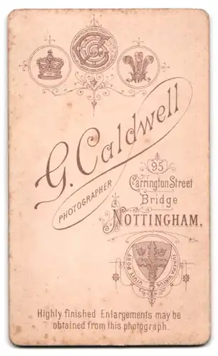Fotografie G. Caldwell, Nottingham, 95, Carrington Street, Junges Mädchen im hübschen Kleid