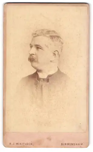 Fotografie H. J. Whitlock, Birmingham, 11. New Street, Profilansicht eines Herren mittleren Alters mit Moustache