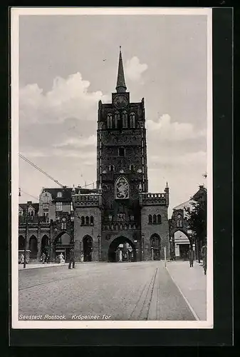 AK Rostock, Strassenpartie mit dem Kröpeliner Tor