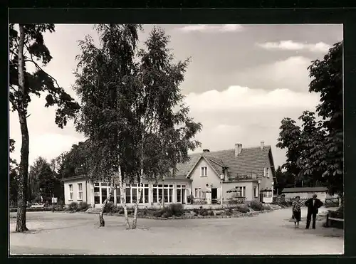 AK Klausdorf /Zossen, HO-Strandgaststätte mit Strassenpartie