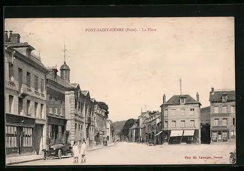 AK Pont-St-Pierre, La Place