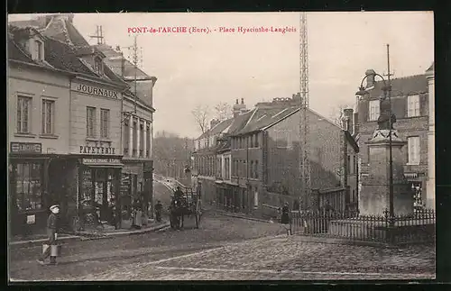 AK Pont-de-L`Arche, Place Hyacinthe-Langlois