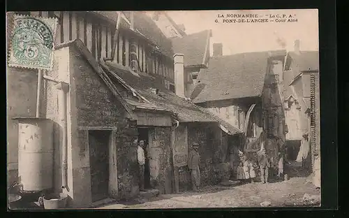 AK Pont-de-L`Arche, Cour Ainé