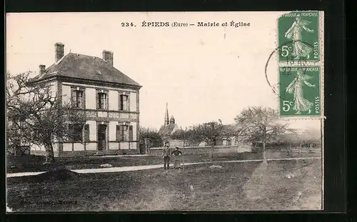 AK Épieds, Mairie et Église