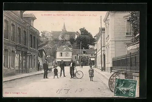 AK St-Pierre-du-Vauvray, L'Interieur de Pays