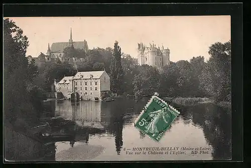 AK Montreuil-Bellay, Vue sur le Château et l`Eglise