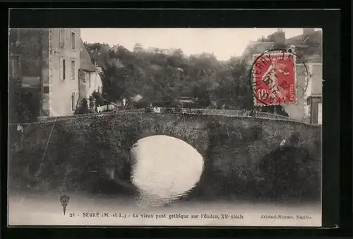 AK Segré, Le vieux pont gothique sur l`Oudon, XVe siècle