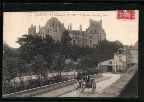 AK Brissac, Le Château de Brissac et le Square