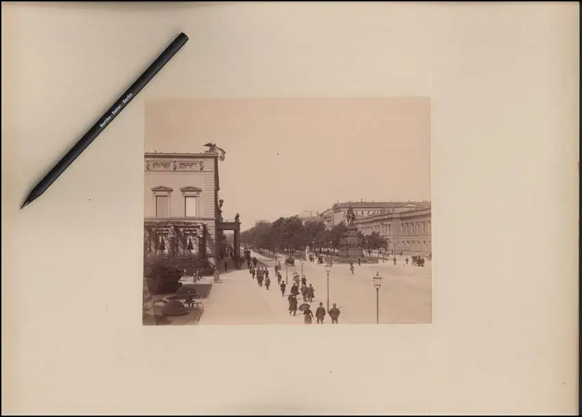Fotografie F. Albert - Artist. Photographische Gesellschaft Berlin, Ansicht Berlin, Unter den Linden, Altes Palais 1887 0