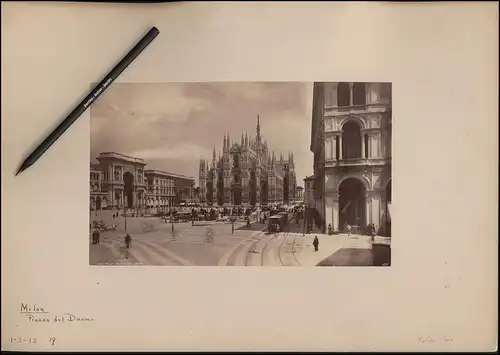 Fotografie Francis Frith, Ansicht Mailand - Milan, Piazza del Duomo, Pferdebahn am Domplatz, Dom im Hintergrund