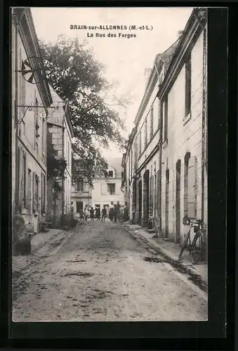 AK Brain-sur-Allonnes, La Rue des Forges