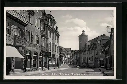 AK Vacha /Rhön, Strassenpartie mit Blick zum Storchenturm