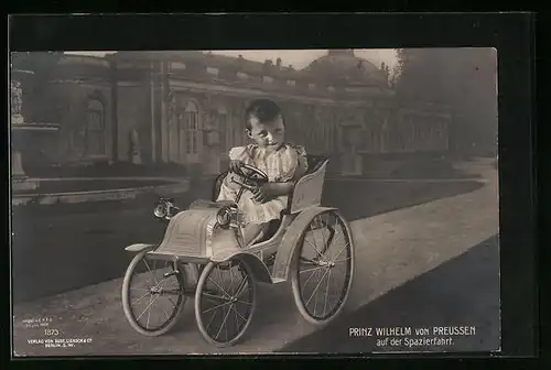 AK Prinz Wilhelm von Preussen auf der Spazierfahrt in kleinem Automobil