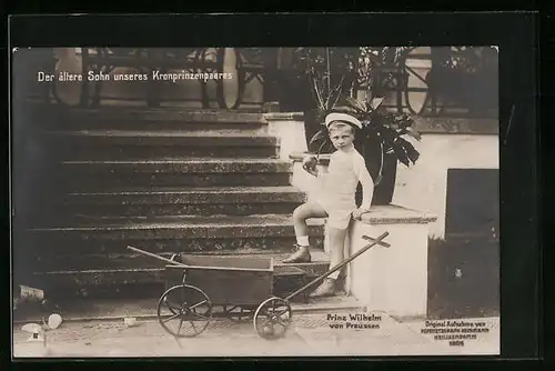 AK Prinz Wilhelm von Preussen mit Bollerwagen am Fusse einer Treppe