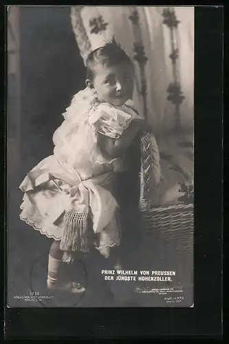 AK Prinz Wilhelm von Preussen im Rüschenkleidchen