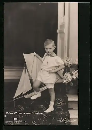 AK Prinz Wilhelm von Preussen mit seinem Spielzeug-Segelschiff