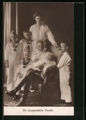 AK Kronprinz Wilhelm von Preussen im Kreise seiner Familie