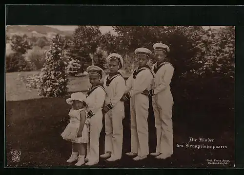 AK Die Kinder des Kronprinzenpaares Wilhelm von Preussen in Matrosenuniform mit Mützenband S. M. S. Kronprinz