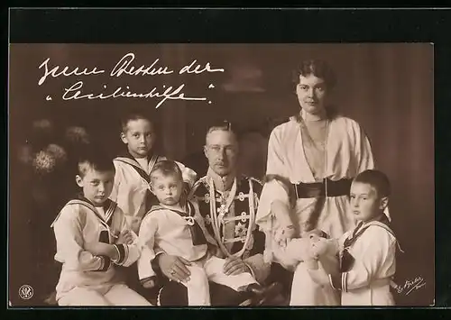AK Kronprinz Wilhelm von Preussen mit Cecilie und seinen Söhnen