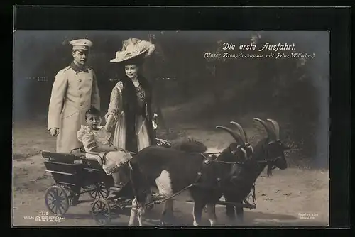 AK Die erste Ausfahrt (Unser Kronprinzenpaar mit Prinz Wilhelm) im Ziegengespann