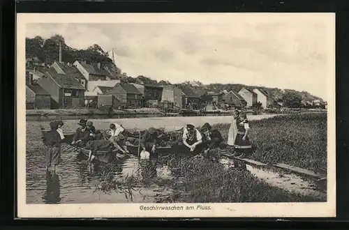 AK Geschirrwaschen am Fluss mit Booten