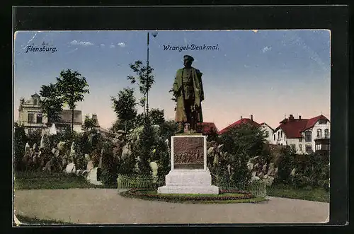 AK Flensburg, Strassenpartie am Wrangel-Denkmal