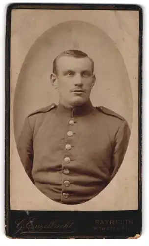 Fotografie G. Engelhardt, Bayreuth, Schwarze Allee, Portrait Soldat in Uniform