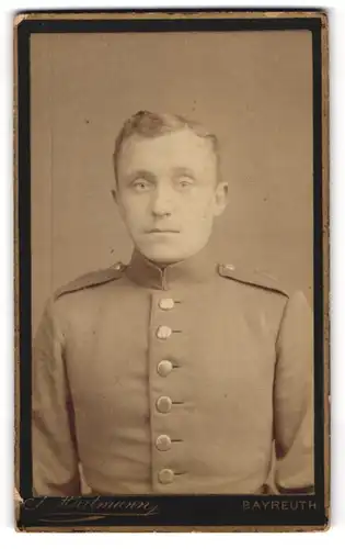 Fotografie J. Hartmann, Bayreuth, Schwarze Allee, Portrait junger Soldat in Uniform
