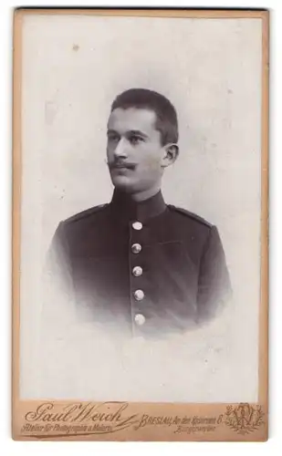 Fotografie Paul Weich, Breslau, An den Kasernen 8, Portrait Soldat in Uniform